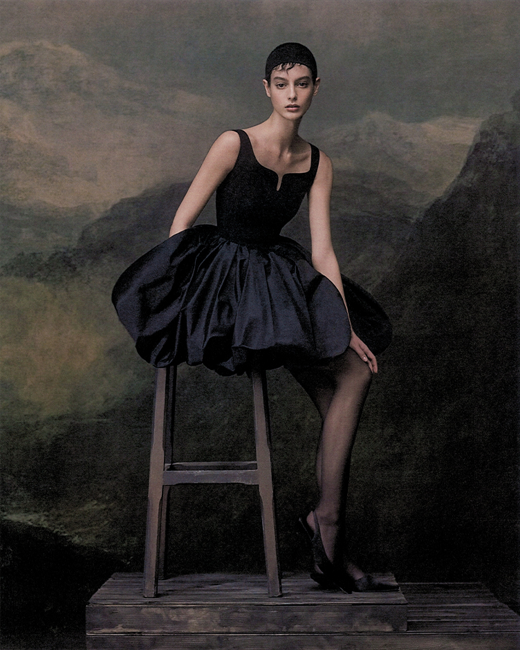 TUBINO Sweetheart Neckline Gown